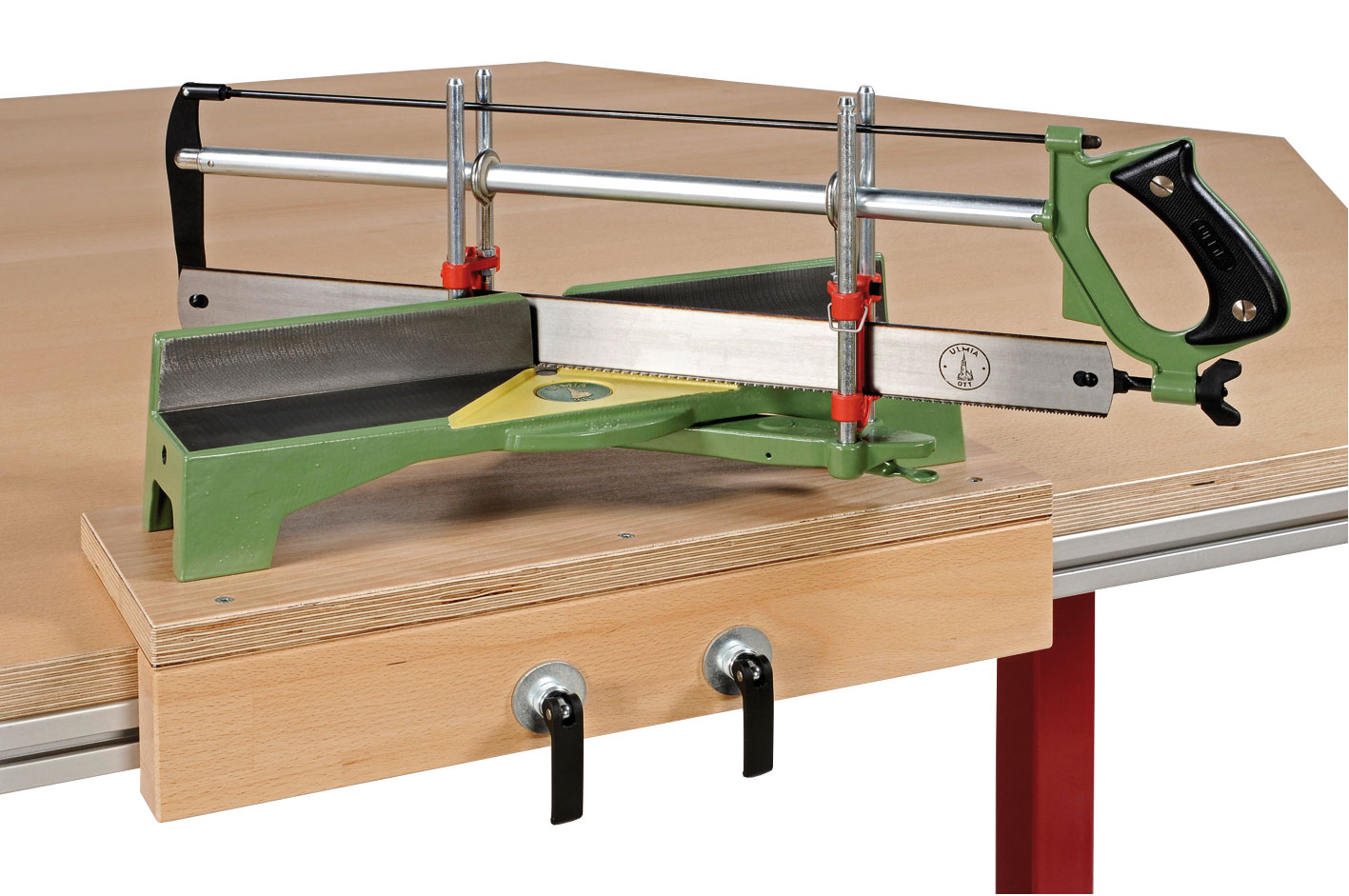 Geräteunterlage "EXZENTER" für Gehrungssägen bis 550 mm Blattlänge.